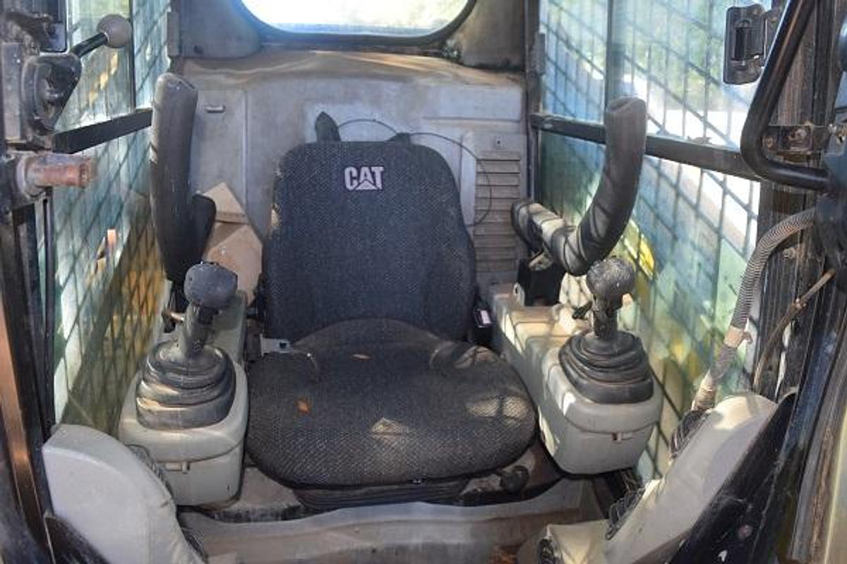 Used 2011 CATERPILLAR 279C