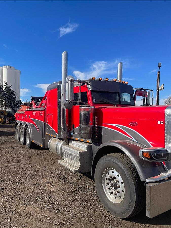 Used 2012 PETERBILT 389