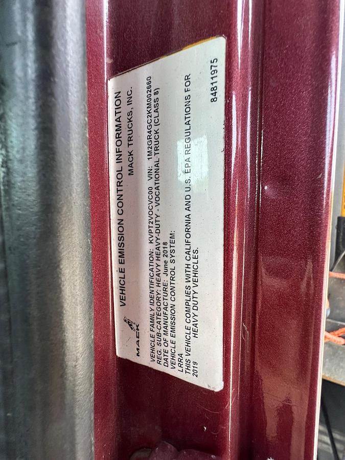 Used 2019 MACK Granite GR64F