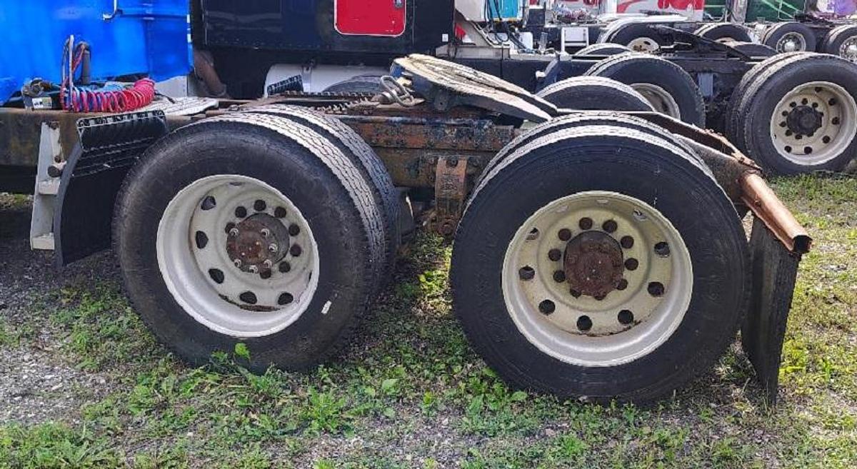 Used 2002 PETERBILT 379