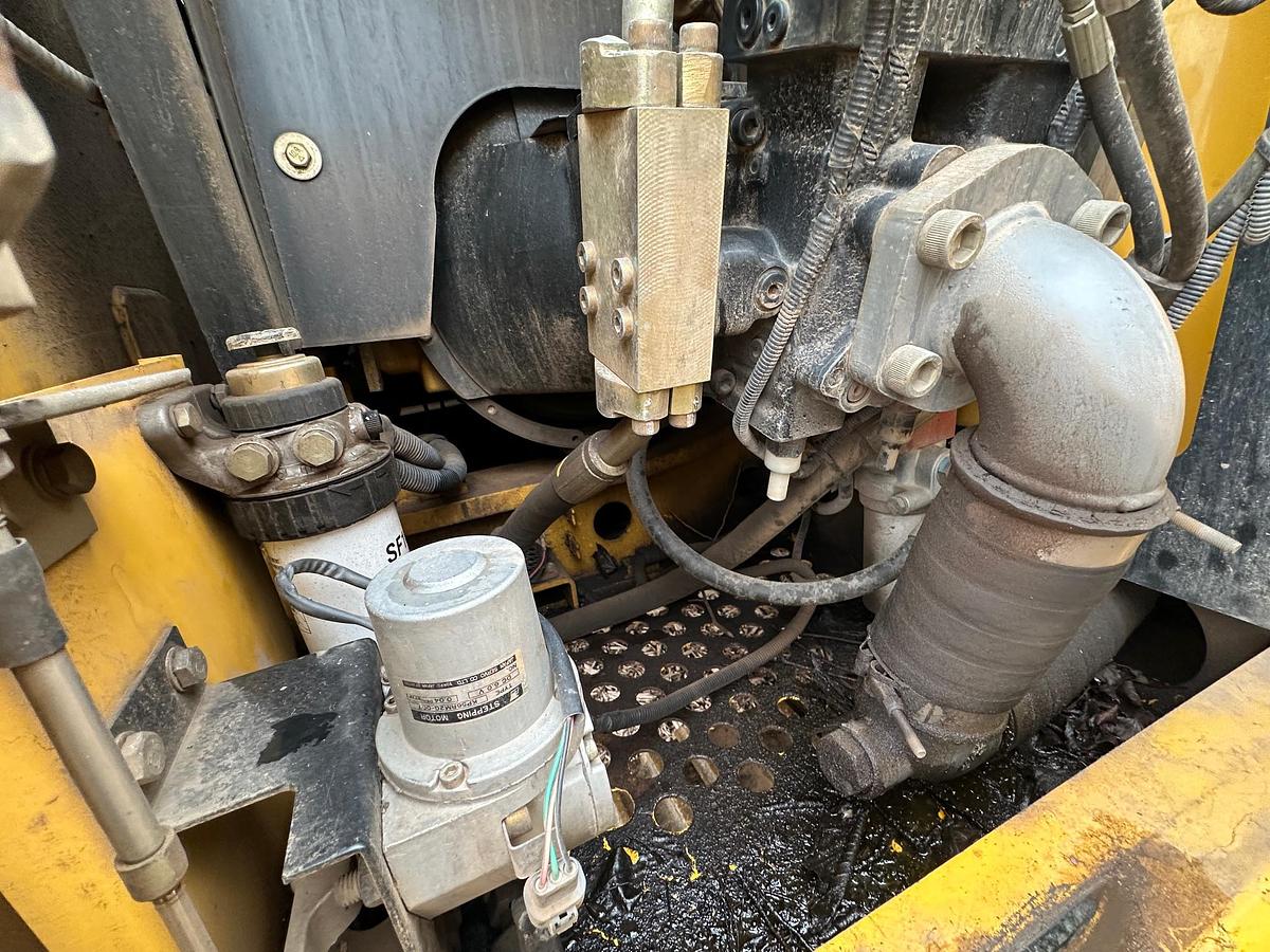 Used 2001 DEERE 160C LC