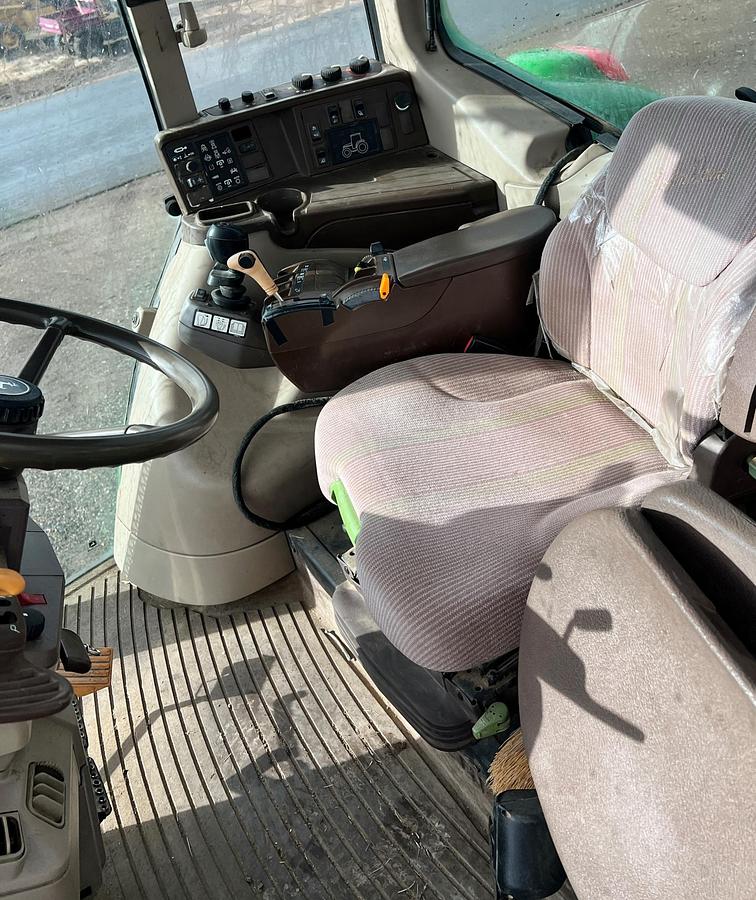 Used 2006 JOHN DEERE 7520