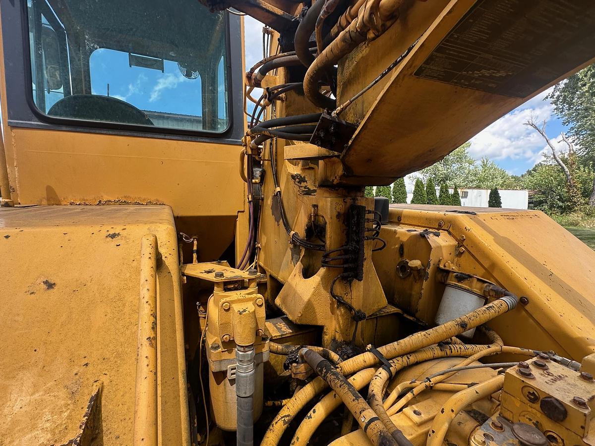 Used 1986 DEERE 762A