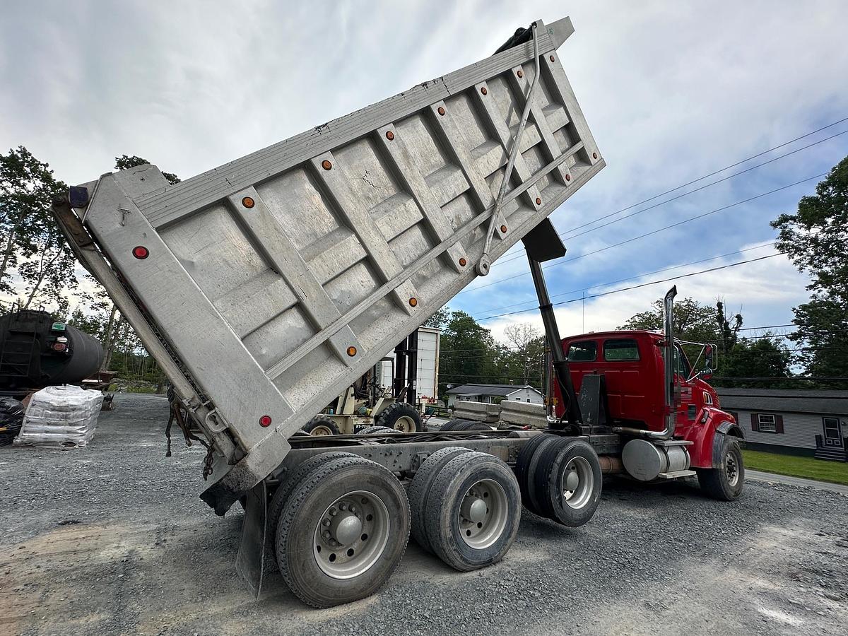Used 1998 FORD 9500