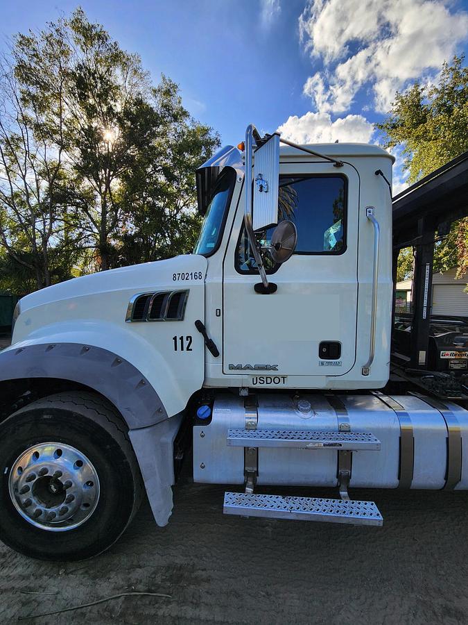Used 2016 MACK GU713 Granite