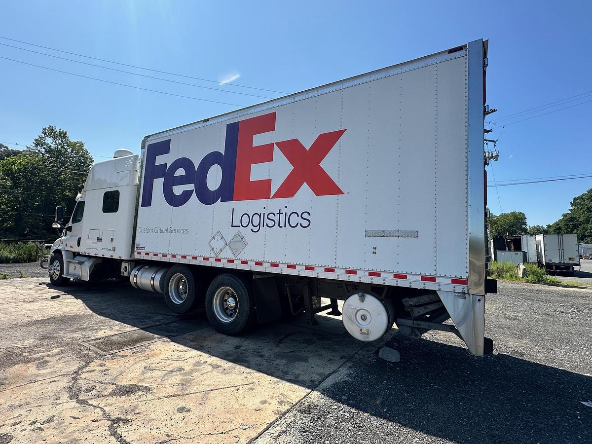 Used 2016 FREIGHTLINER Cascadia 113