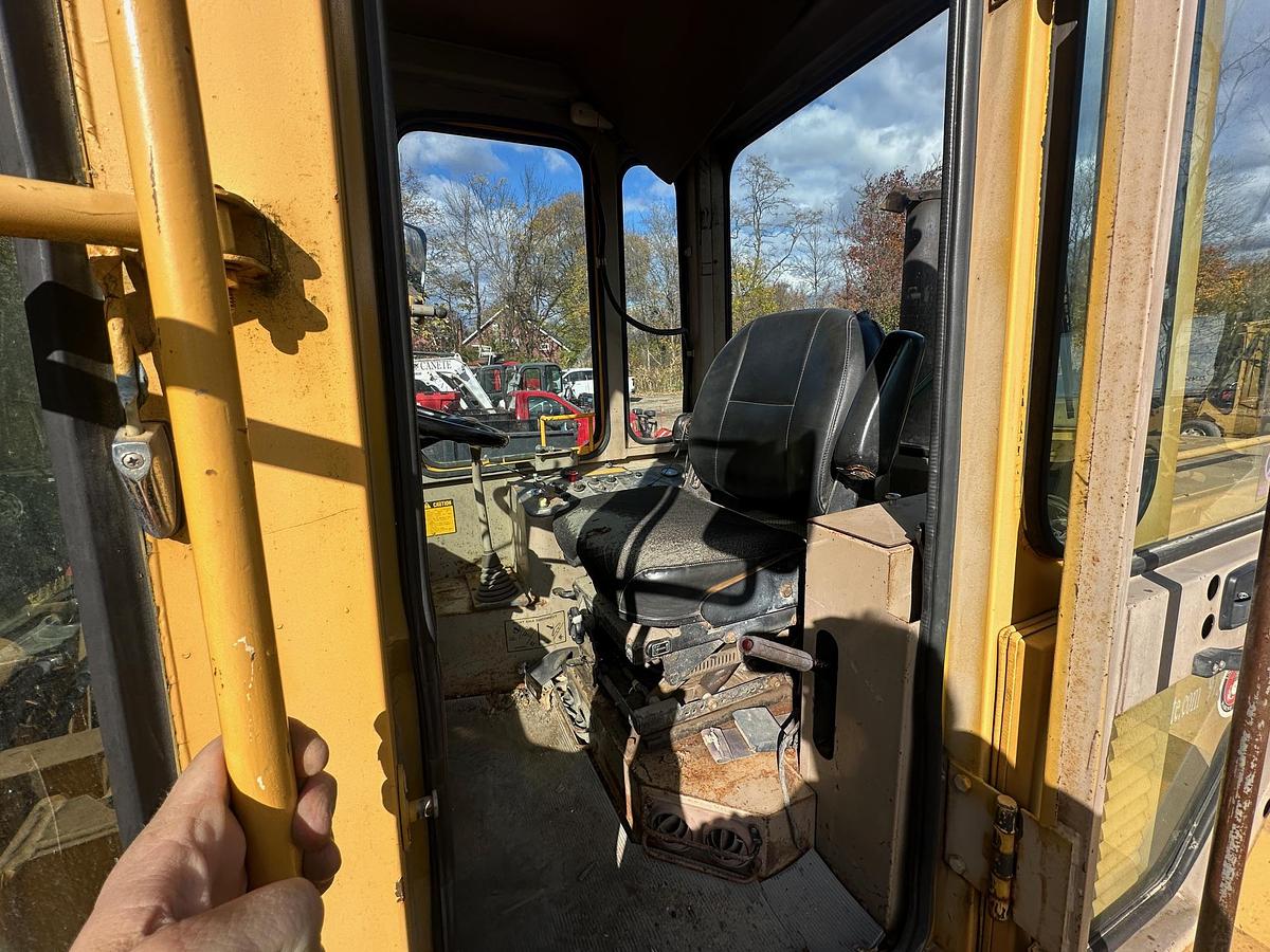 Used 1992 DEERE 444E