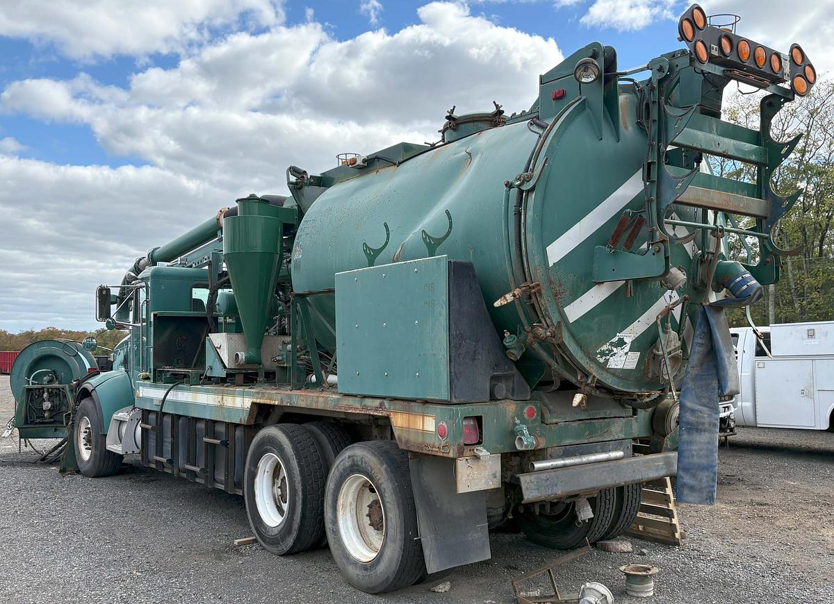 Used 2004 PETERBILT 330