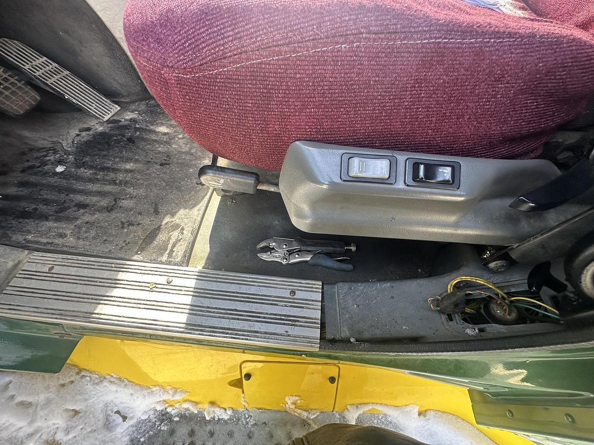 Used 2006 FREIGHTLINER Cascadia