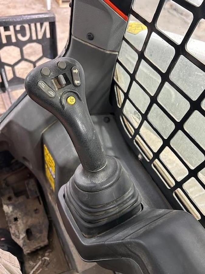 Used 2022 BOBCAT T76