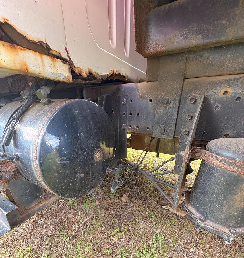 Used 1990 INTERNATIONAL 4900