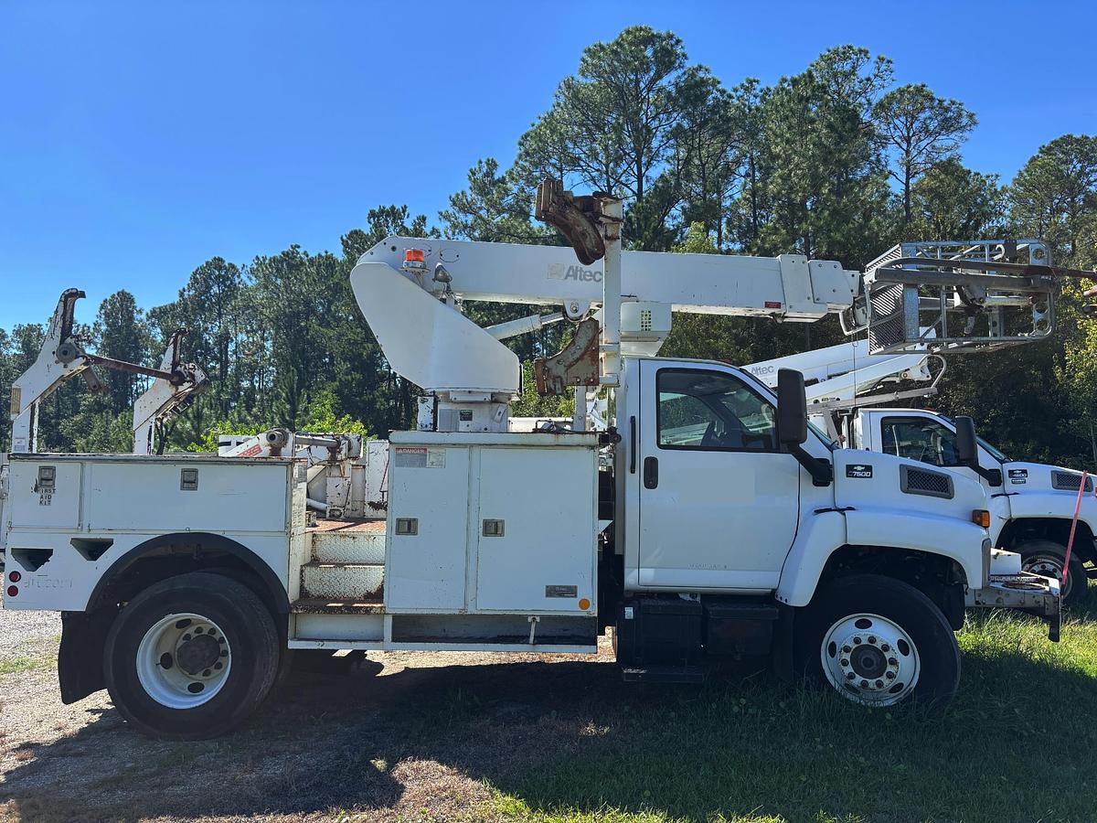 Used 2005 CHEVROLET C7500