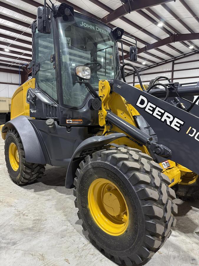 Used 2022 DEERE 324L
