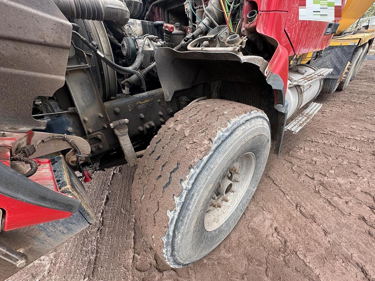 Used 2004 VOLVO Rear Discharge Mixer