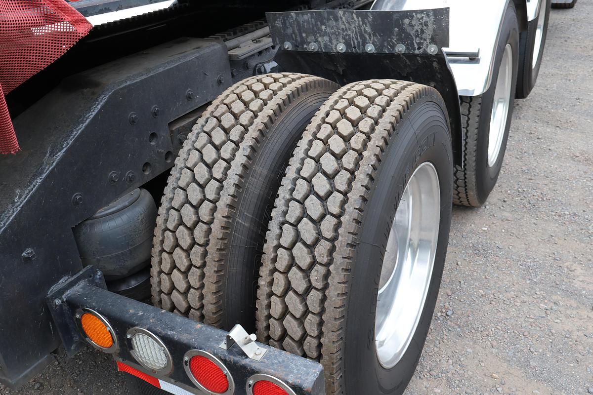 Used 2001 PETERBILT 379