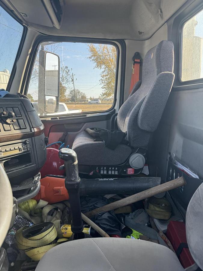 Used 2006 VOLVO VNL42T