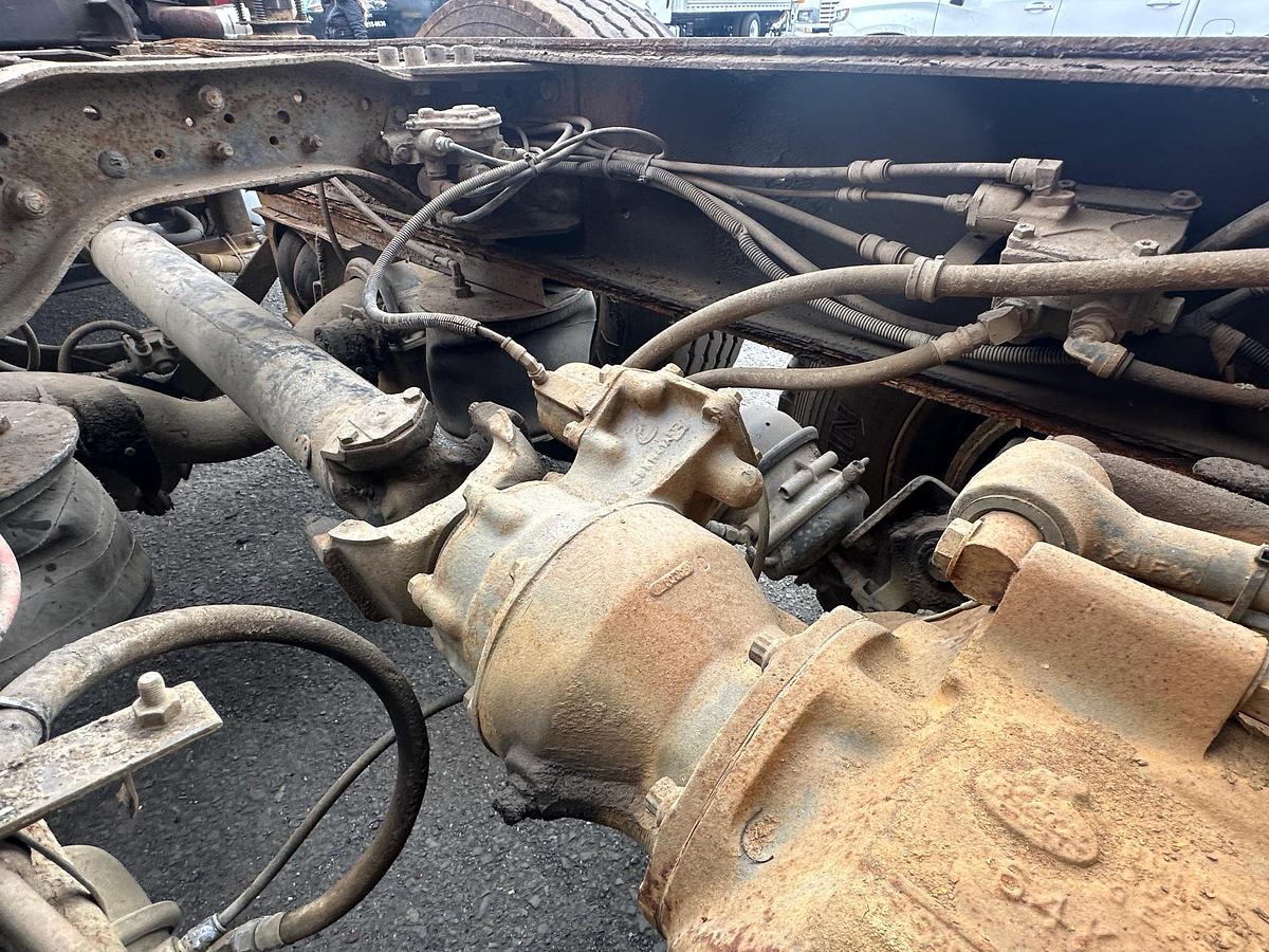 Used 2005 MACK Granite CV713