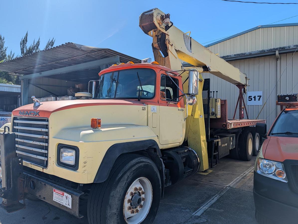 Used 2003 NATIONAL 800D