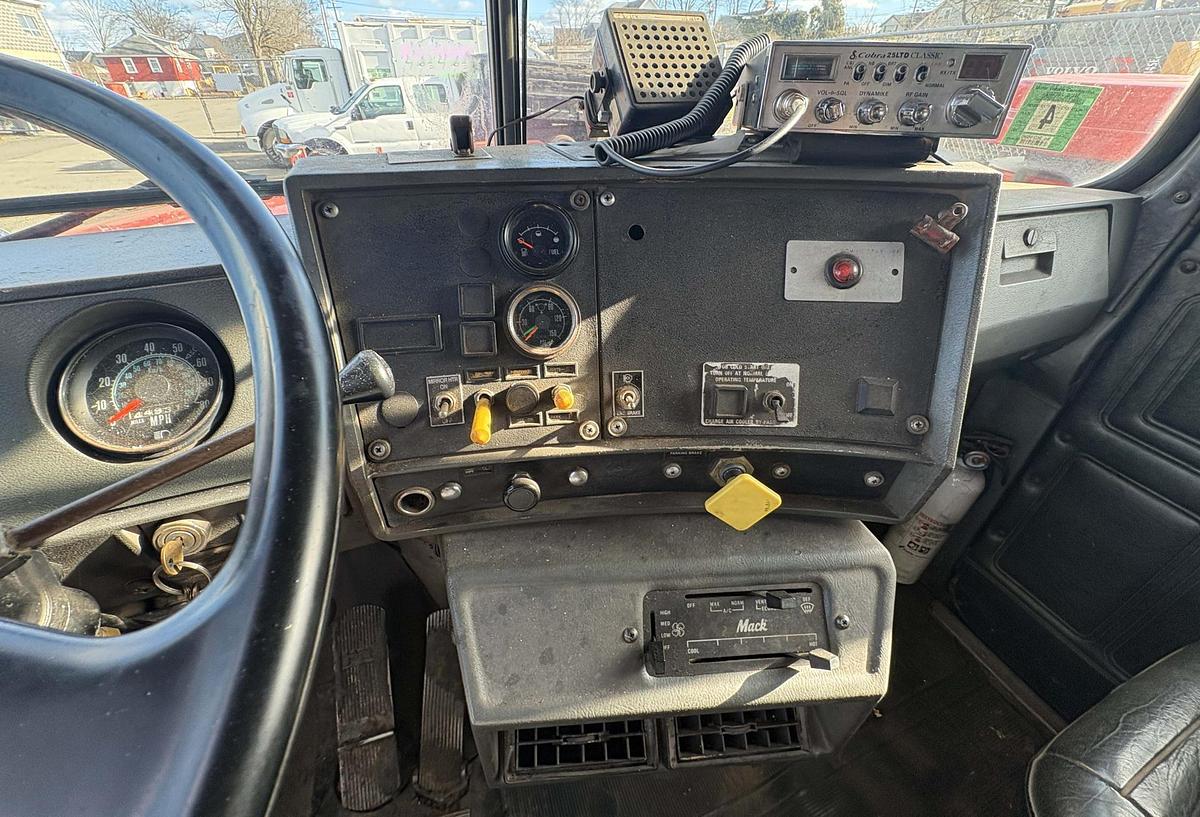 Used 1993 MACK RD6888SX