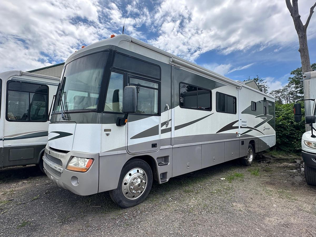 Used 2005 WINNEBAGO Suncruiser