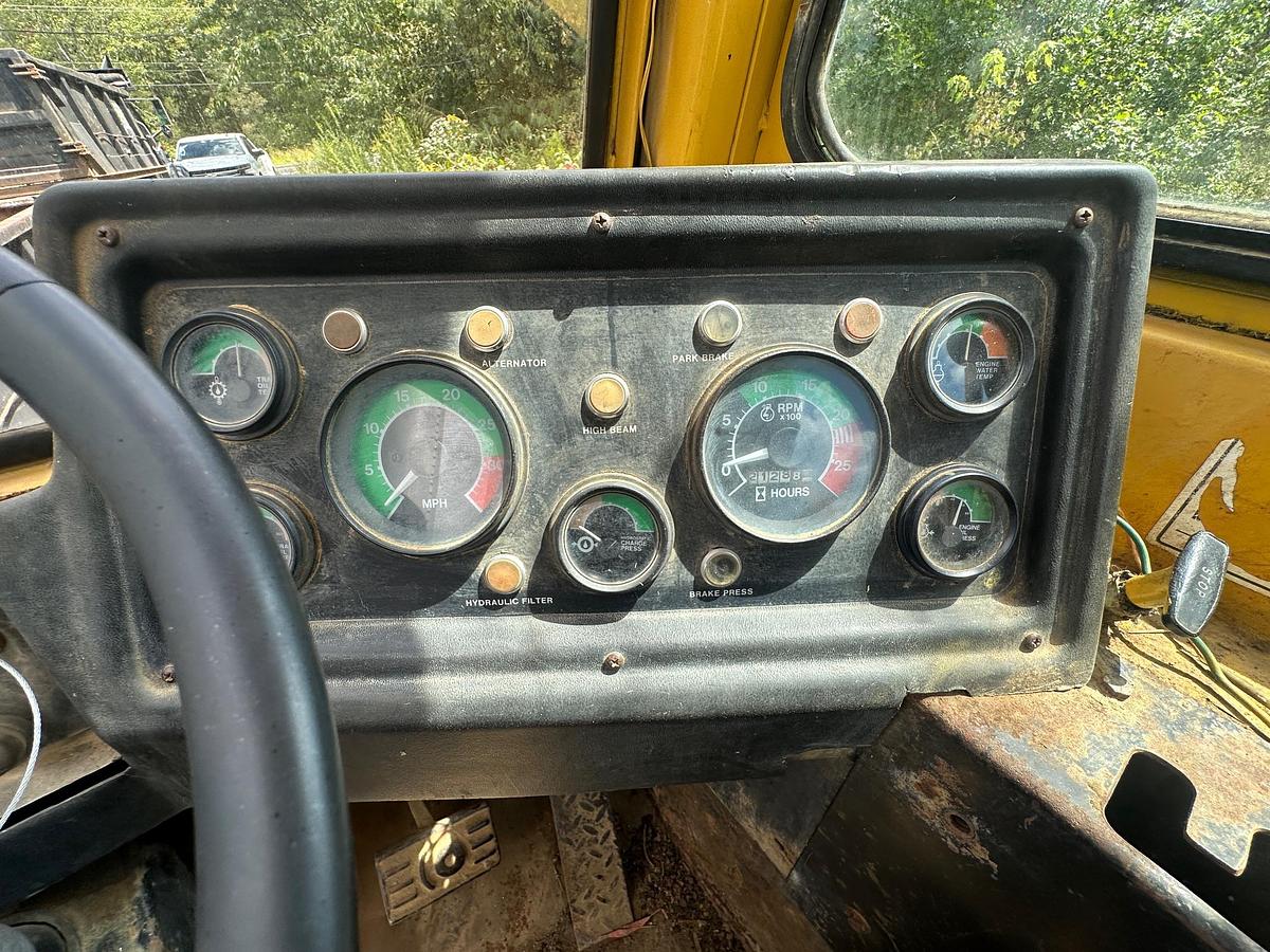 Used 1984 JOHN DEERE 762