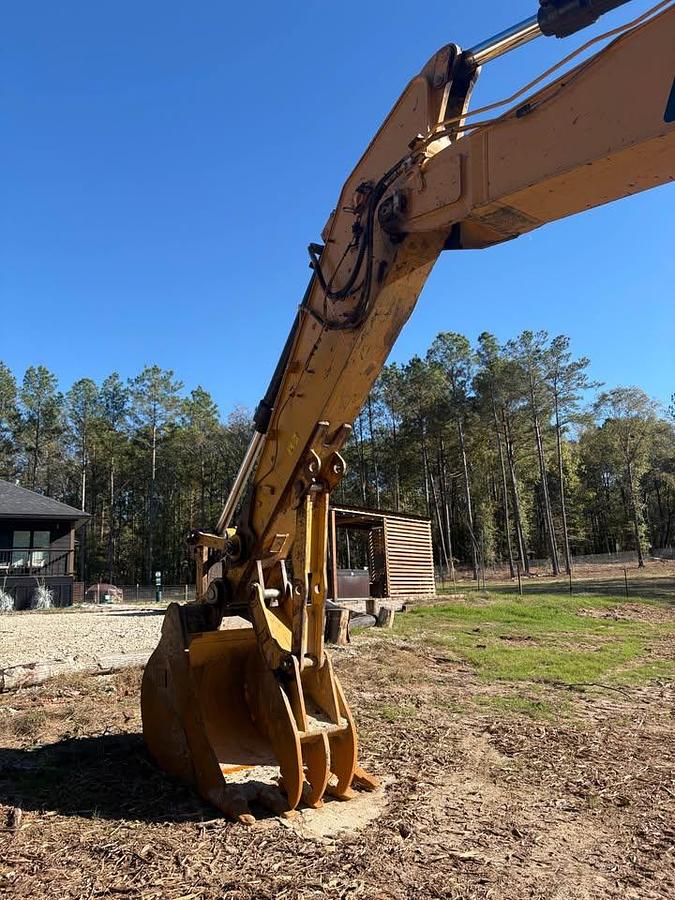 Used 2019 CATERPILLAR 320