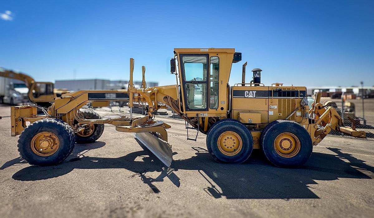 Used 2000 CATERPILLAR 143H