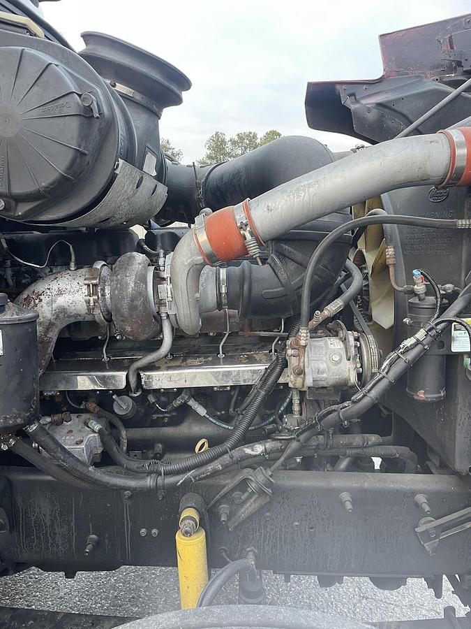 Used 2001 MACK CHU613