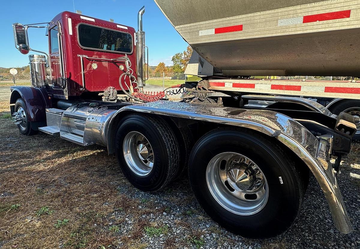 Used 2016 PETERBILT 367