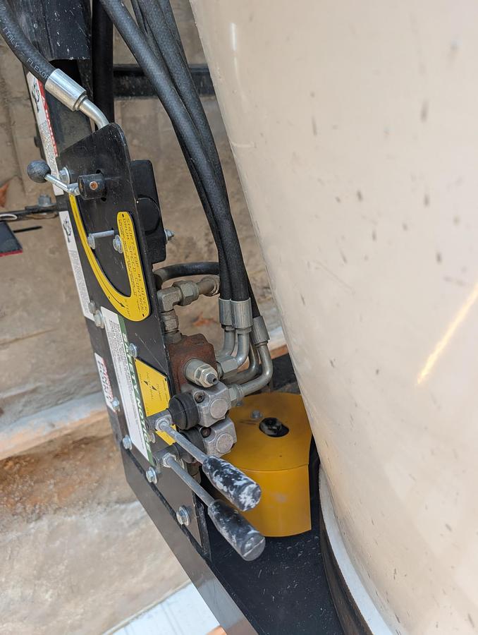 Used 2023 ERNEST INDUSTRIES The Short Stop Trailer Mixer