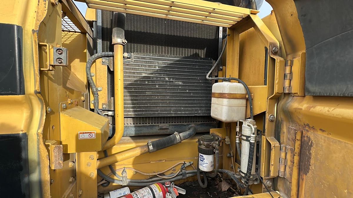 Used 1999 CATERPILLAR 320B L