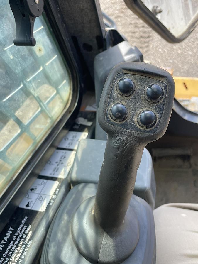 Used 2022 JOHN DEERE 333G