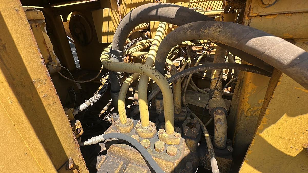 Used 1983 CATERPILLAR 245