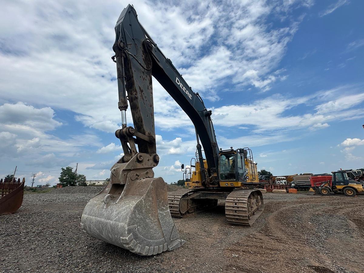 Used 2023 DEERE 670P