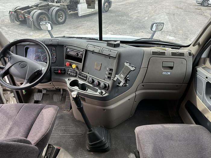 Used 2017 FREIGHTLINER Cascadia 125