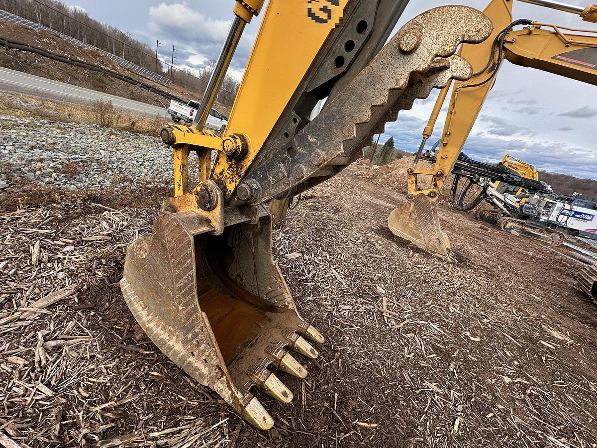 Used 2001 DEERE 160C LC