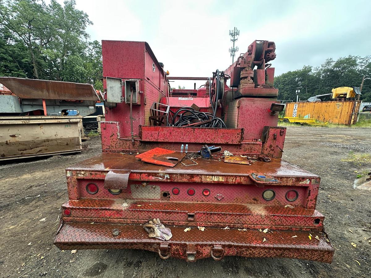 Used 2001 INTERNATIONAL 4700 Service Truck