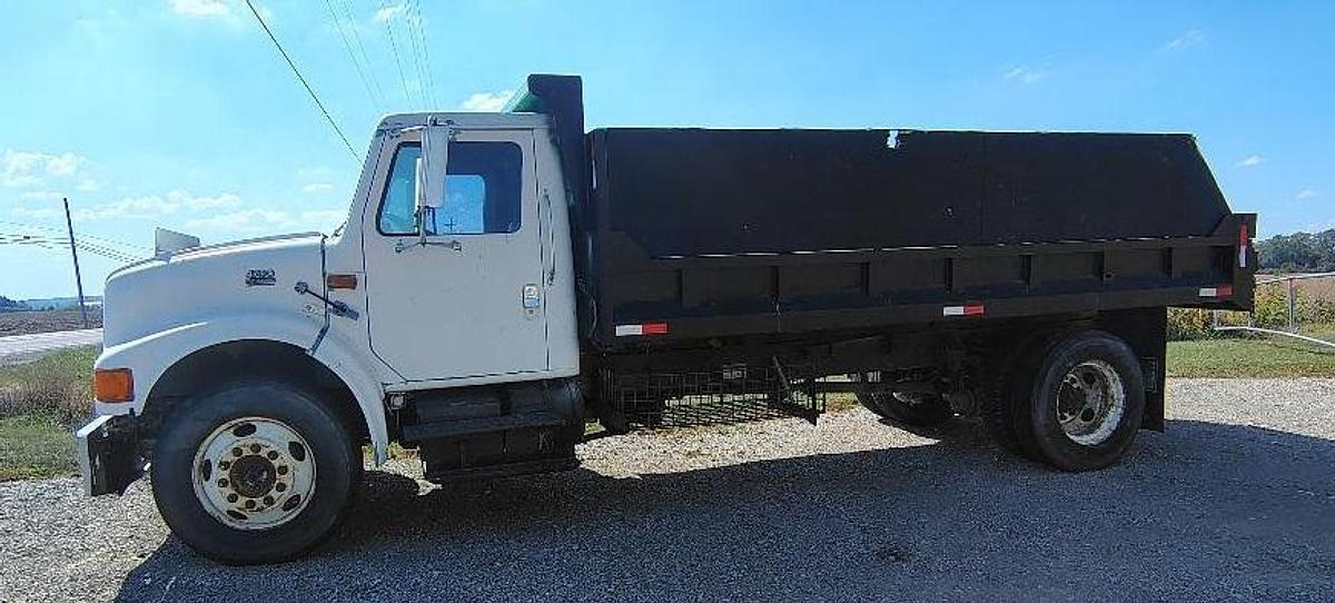 Used 2000 INTERNATIONAL 4700 DT466E