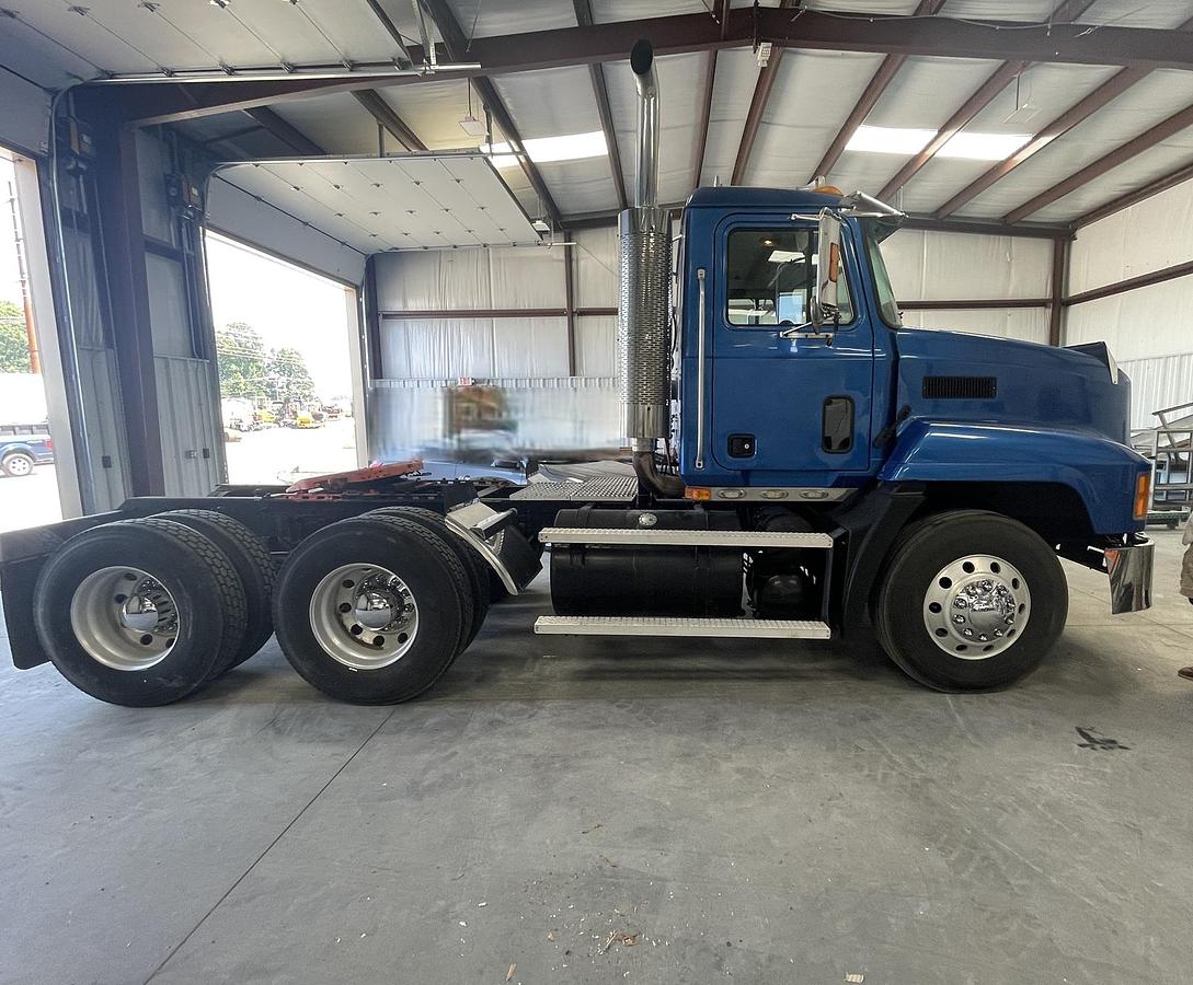 Used 2006 MACK CL733