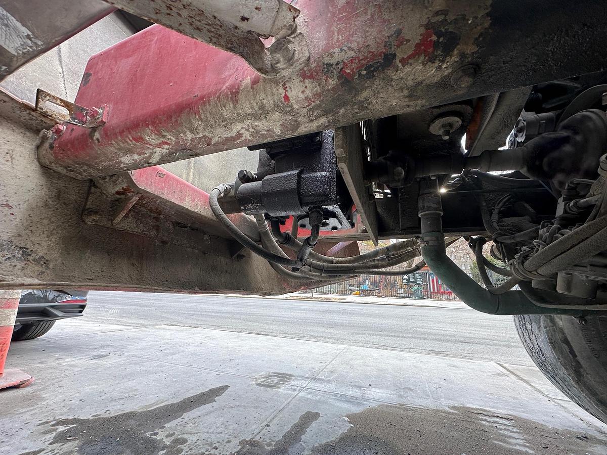 Used 2005 WESTERN STAR Rear Mixer
