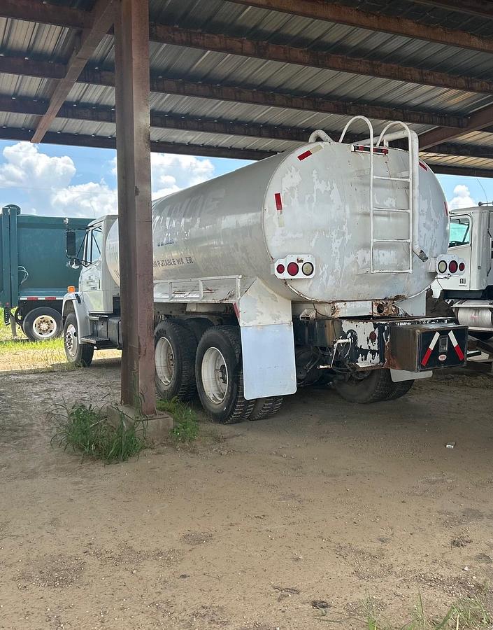 Used 2003 FREIGHTLINER FL80