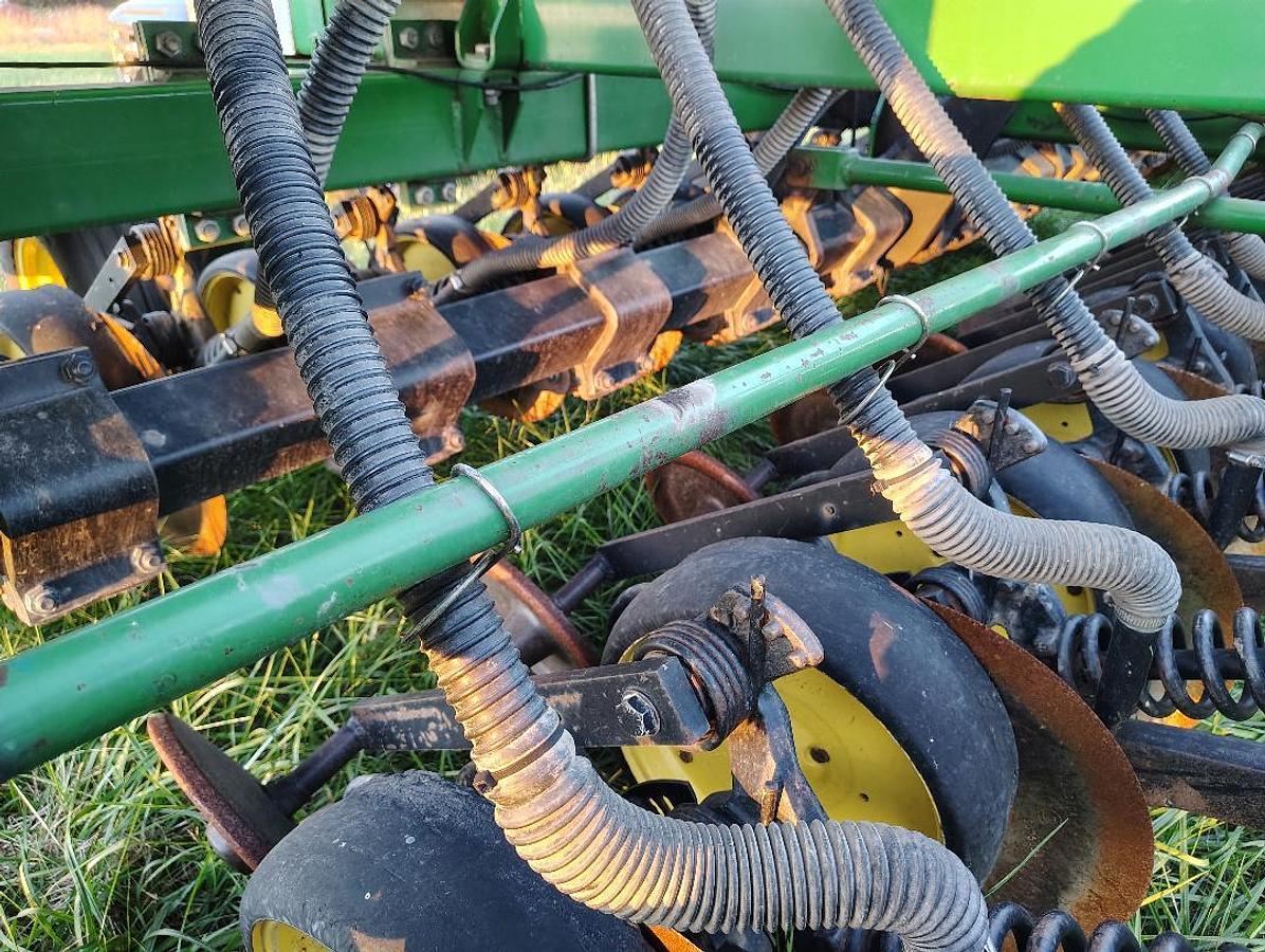 Used 1992 JOHN DEERE 750 Grain Drills