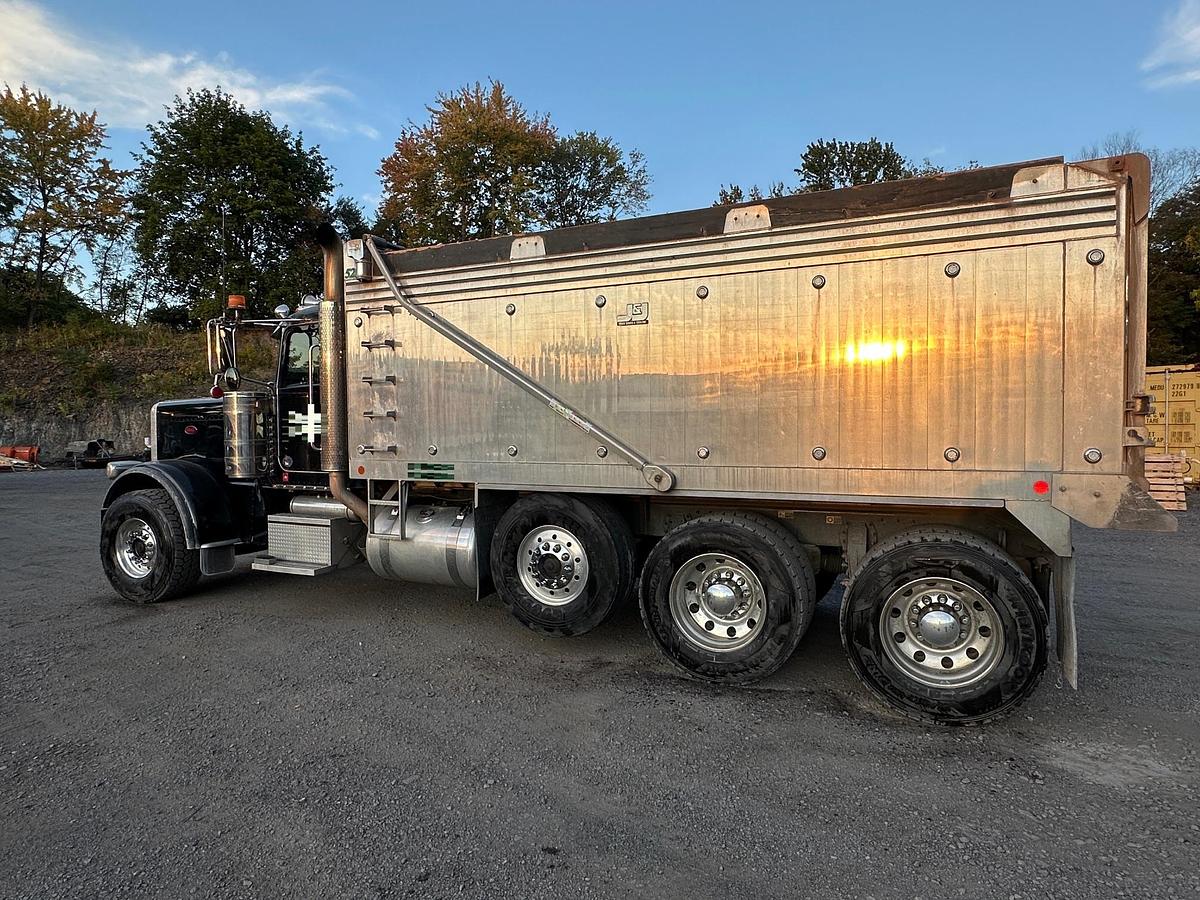 Used 2019 PETERBILT 389L