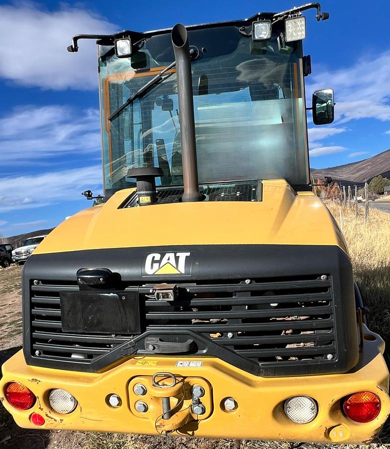 Used 2016 CATERPILLAR 907M