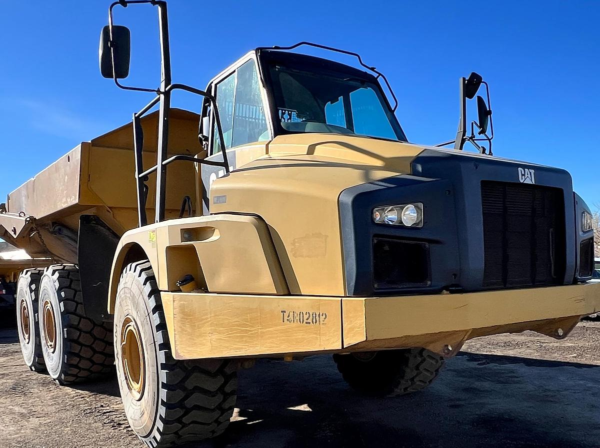 Used 2015 CATERPILLAR 740B