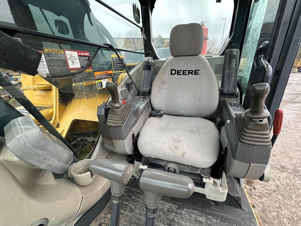 Used 2007 DEERE 350D LC