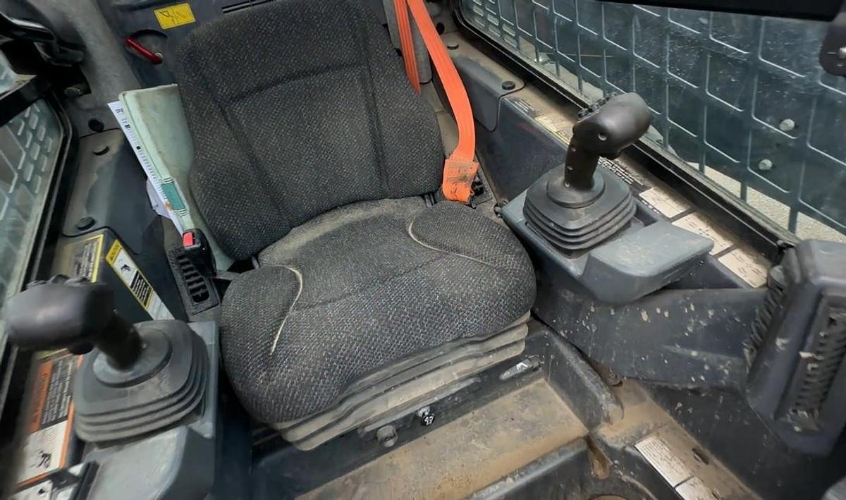 Used 2017 DEERE 332G