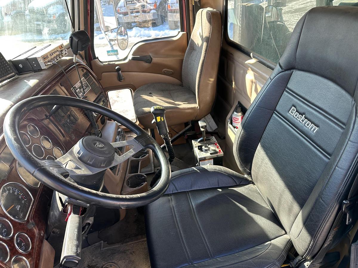 Used 2005 MACK CV713