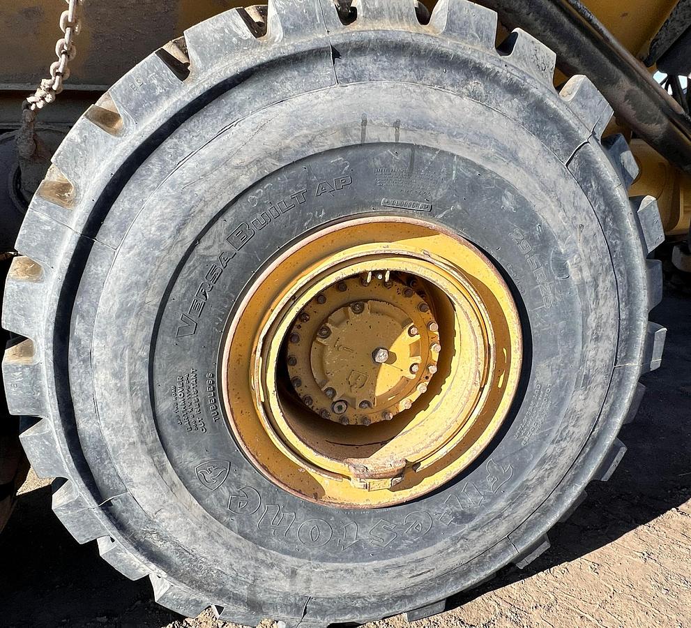 Used 2015 CATERPILLAR 740B