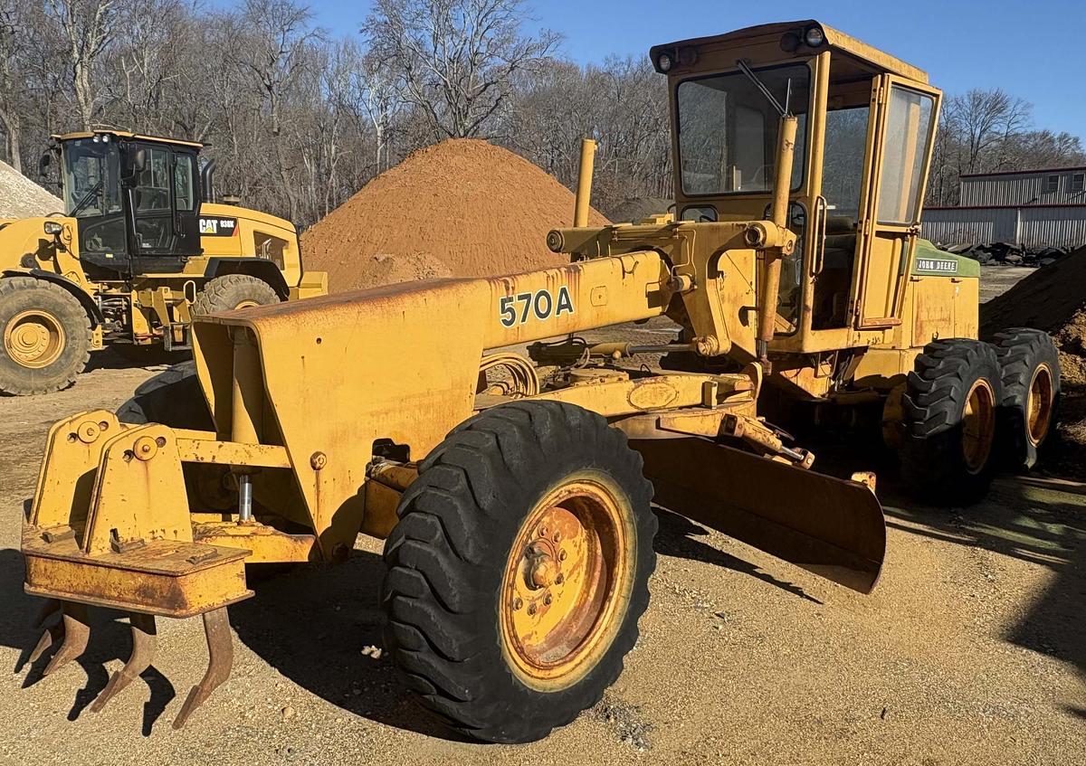Used 1976 DEERE 570A